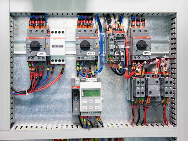 realizzazione-quadri-bt-per-impianti-elettrici